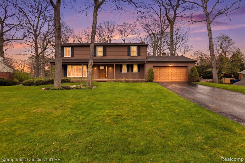 2867 Courville Drive, Bloomfield Hills, MI 48302 — front exterior