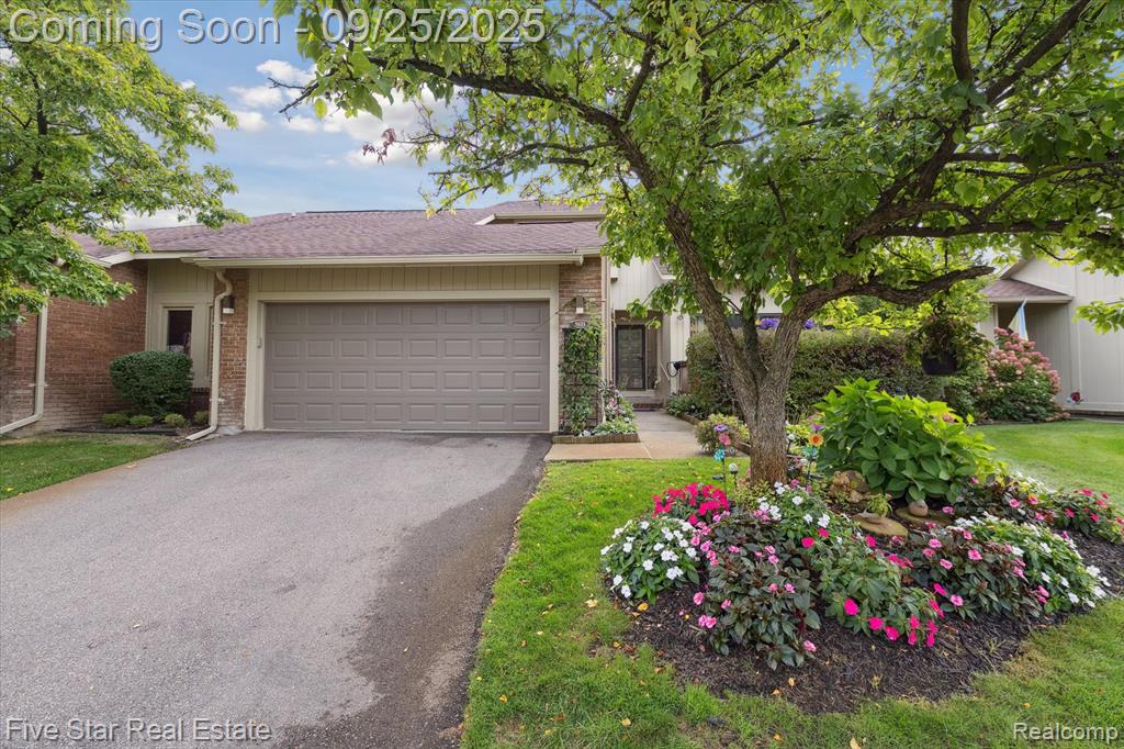 5611 Hillcrest Circle W, 50, West Bloomfield, MI — Photo 38