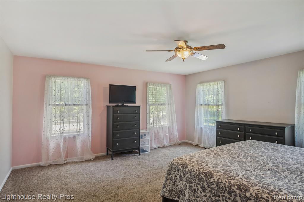 67640 W 8 MILE Road, South Lyon, MI 48178 — Photo 23