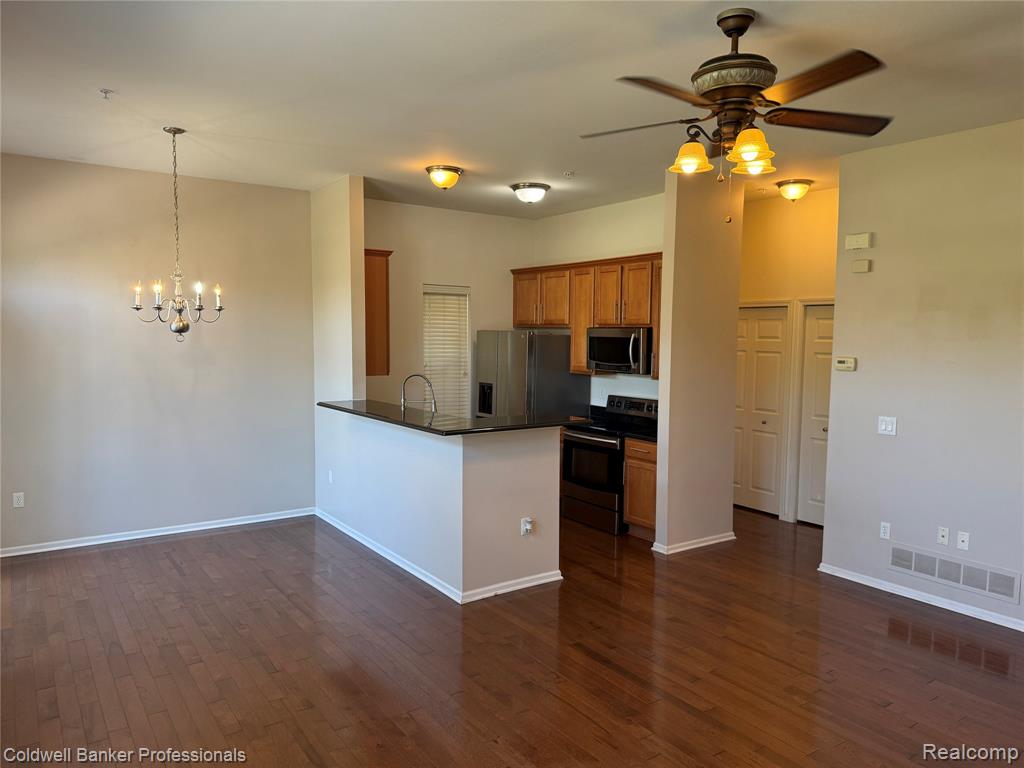 39792 ROCKCREST CIR, Northville, MI — Photo 5