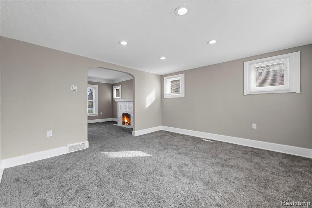 13100 Wilshire Drive, Detroit, MI 48213 — Photo 9
