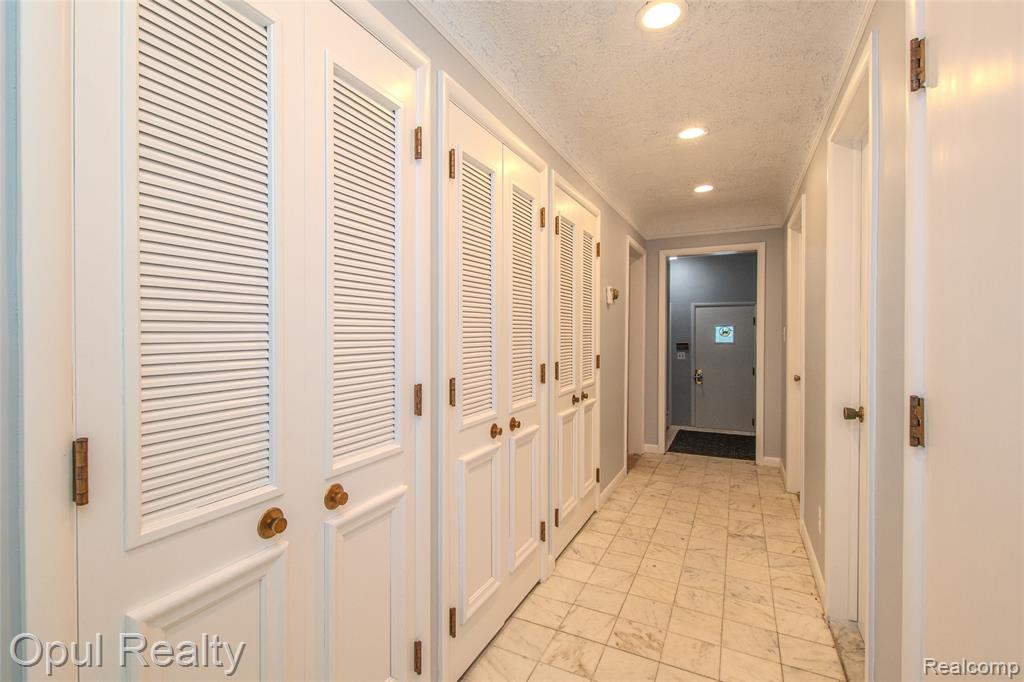 6455 Norham Road, Bloomfield Hills, MI 48301 — Photo 25