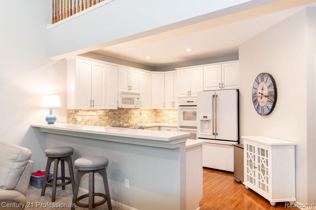 767 E Bluff Court, Rochester Hills, MI 48307 — Photo 21