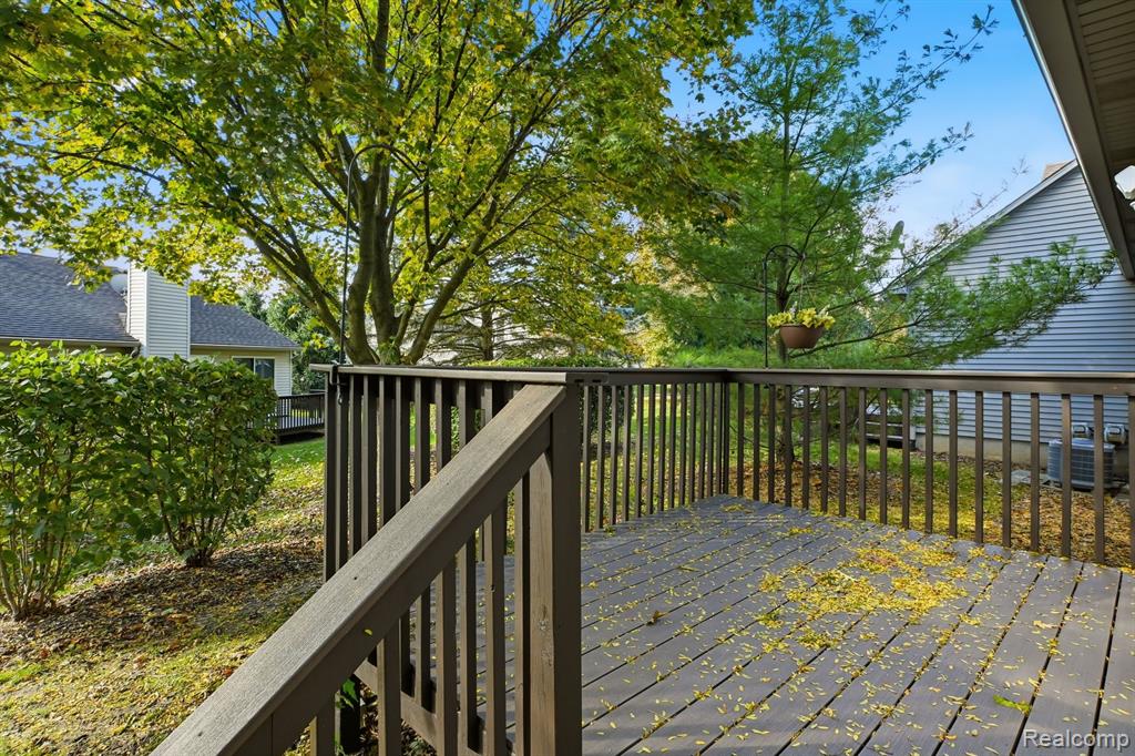 518 Redmaple Lane, 62, Brighton, MI 48116 — Photo 23