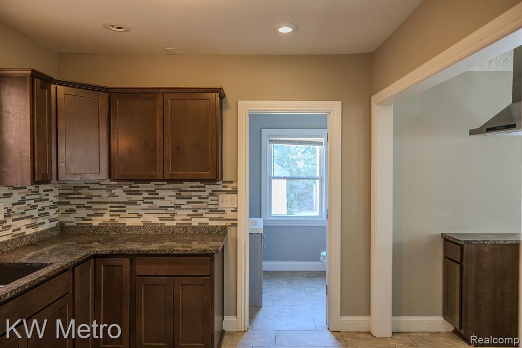 17344 GREENLAWN Street, Detroit, MI 48221 — Photo 6