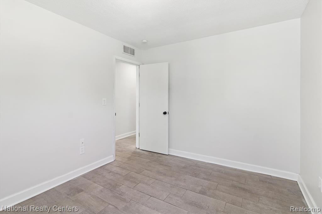 6224 Gilman Street, Garden City, MI — Photo 18
