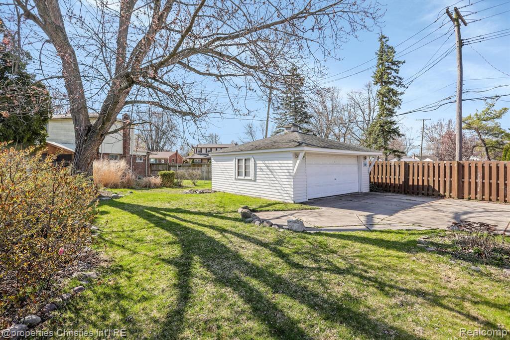 9030 TEXAS Street, Livonia, MI 48150 — Photo 21