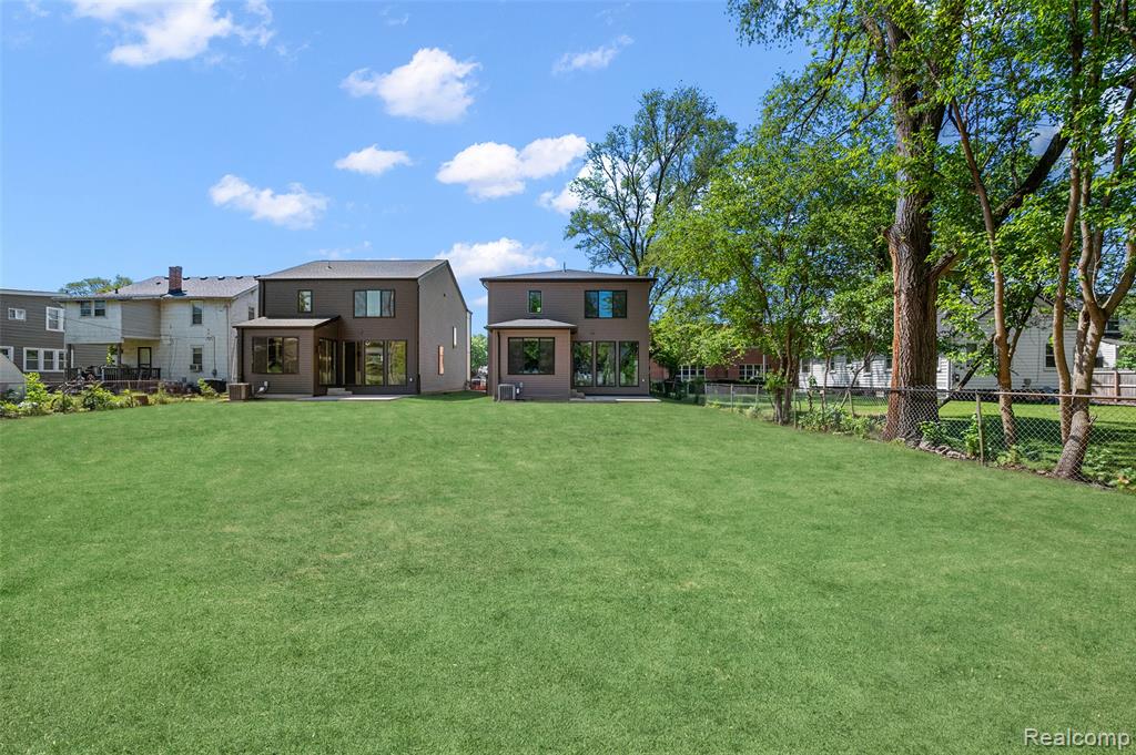 441 E Oakridge Street, Ferndale, MI 48220 — Photo 38