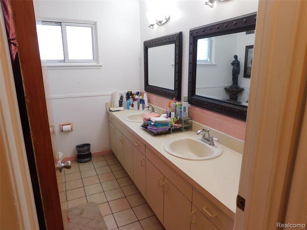 8263 Linda Street, Warren, MI 48093 — Photo 18