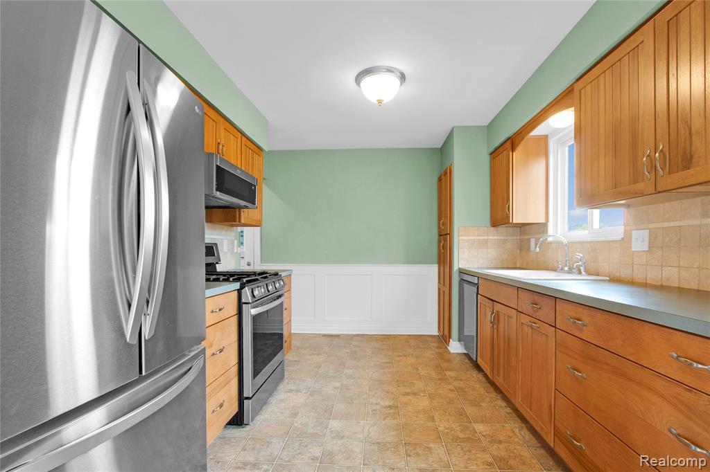 9093 Jordan Road, Grand Blanc, MI 48439 — Photo 24