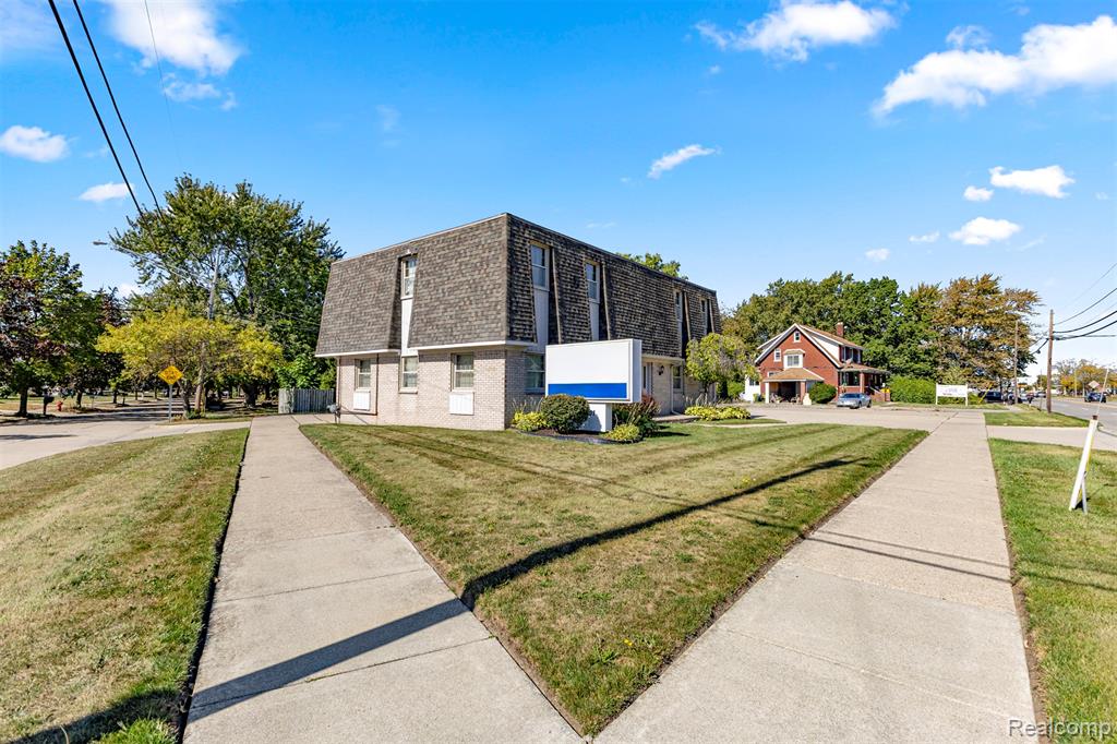 30401 Utica Road, Roseville, MI 48066 — Photo 4