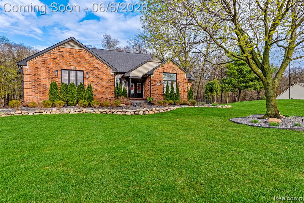 2167 Mayfair Drive, White Lake, MI 48383 — Photo 2