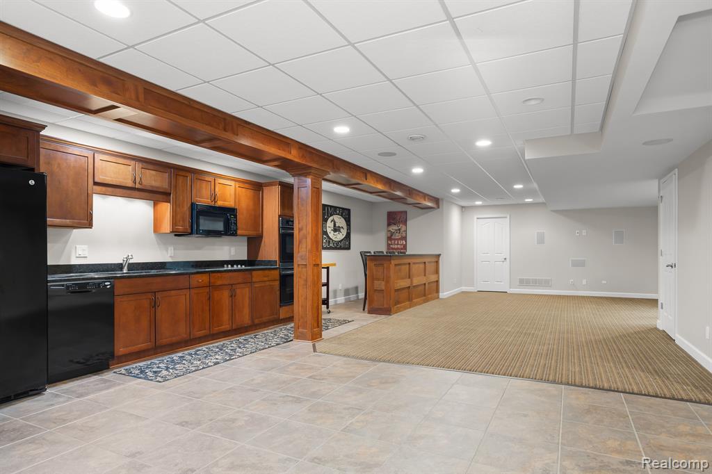 50548 AMBERLEY Boulevard, Canton, MI 48187 — Photo 49
