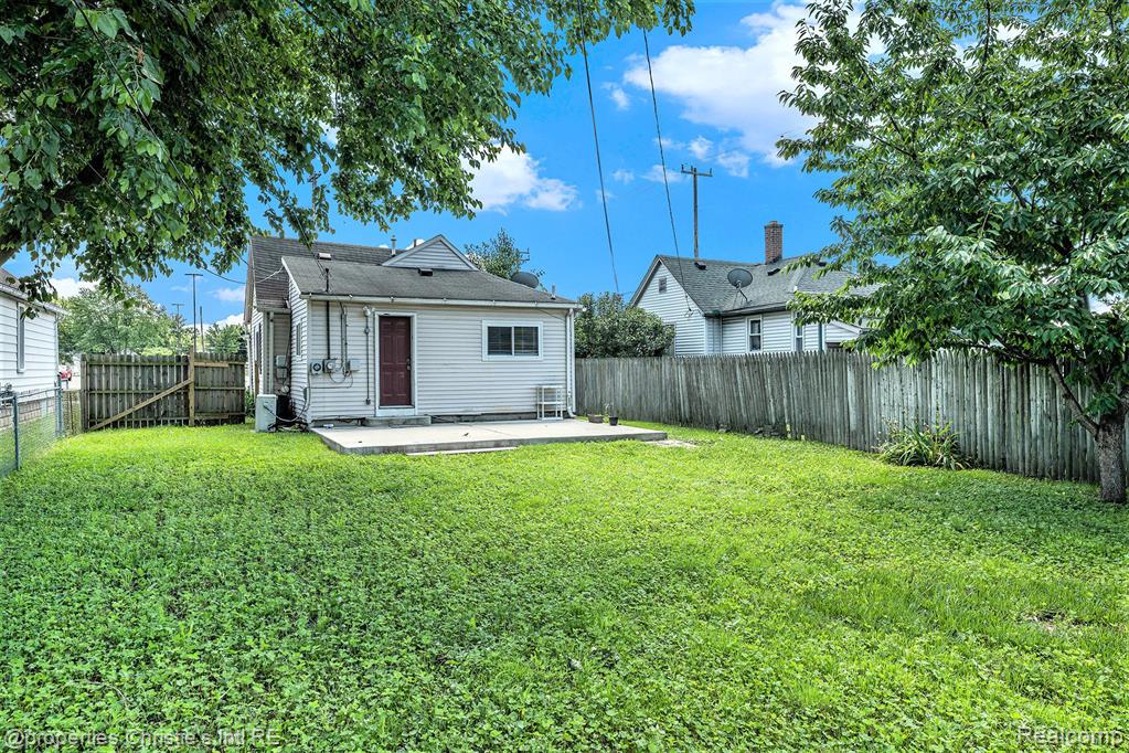 58 Yeamans Street, Mount Clemens, MI 48043 — Photo 17