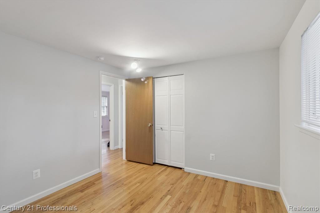 910 Jeffrey Drive, Northville, MI 48167 — Photo 37
