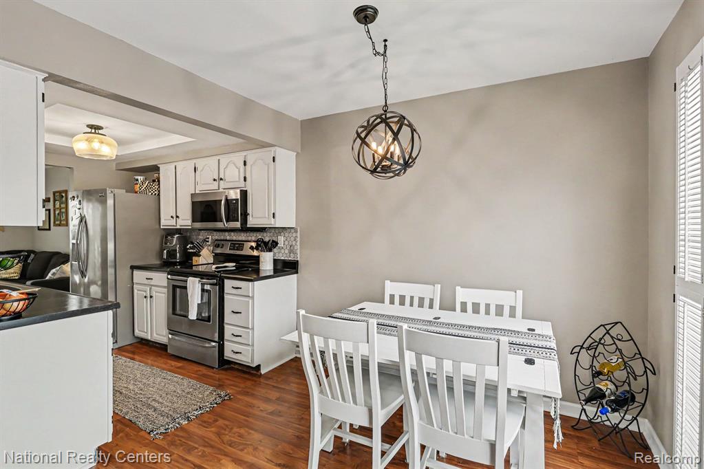 753 Oak Brook Ridge Drive, Rochester Hills, MI 48307 — Photo 3