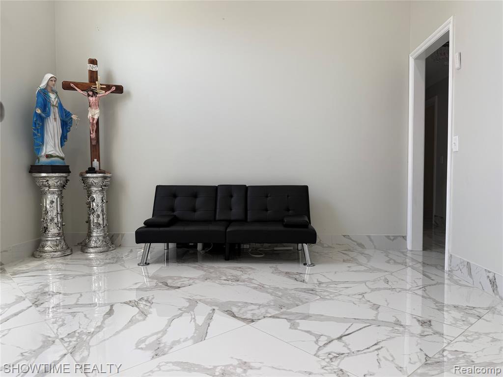 21523 Mackenzie Drive, Macomb, MI 48044 — Photo 8