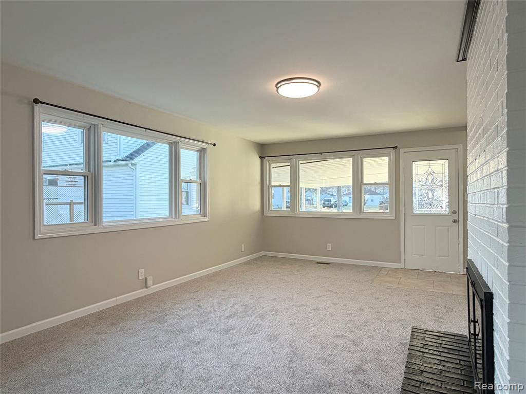 32015 Hazel Street, Rockwood, MI — Photo 27