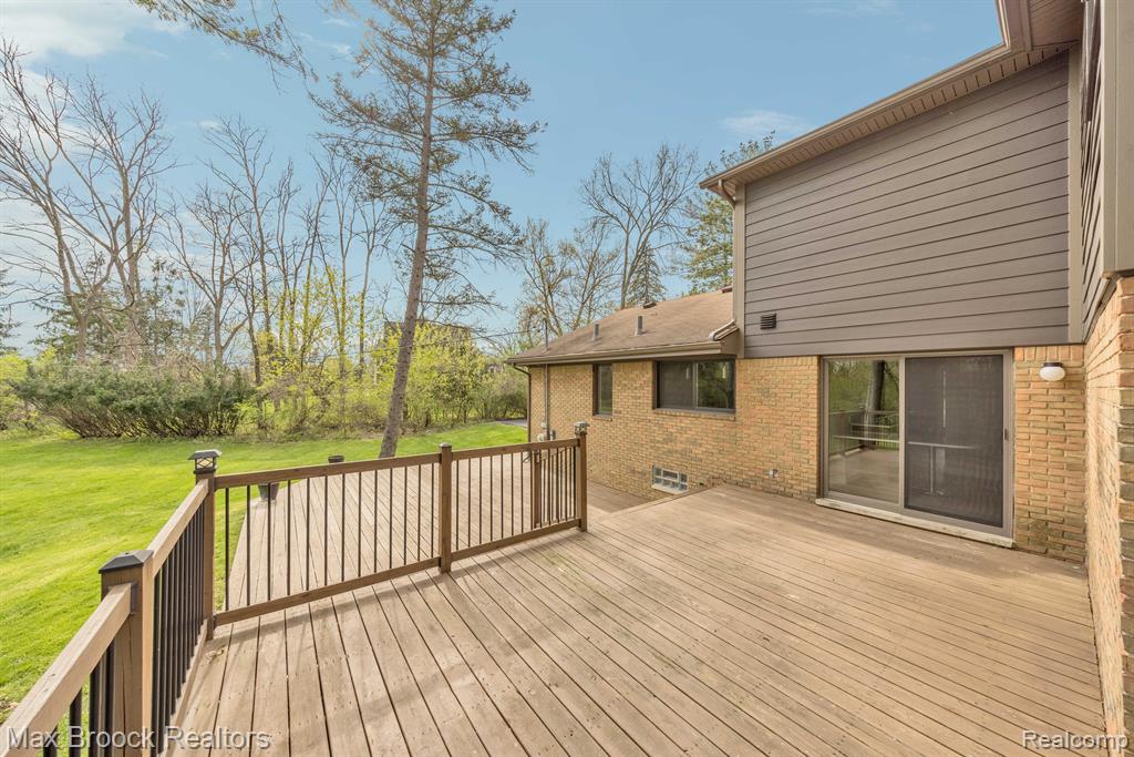 5240 CLARENDON CREST Street, Bloomfield Hills, MI 48302 — Photo 44