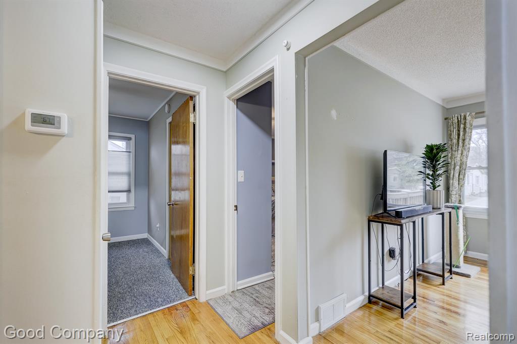29329 Tawas Street, Madison Heights, MI 48071 — Photo 20