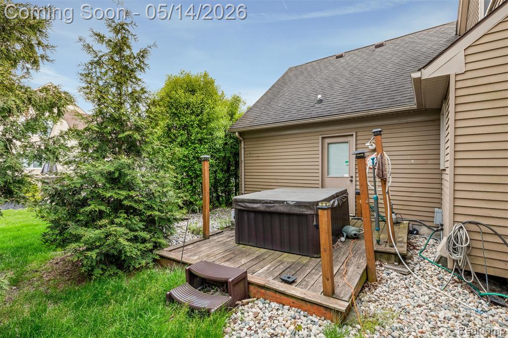 27526 Bridle Hills Drive, Farmington, MI 48336 — Photo 36
