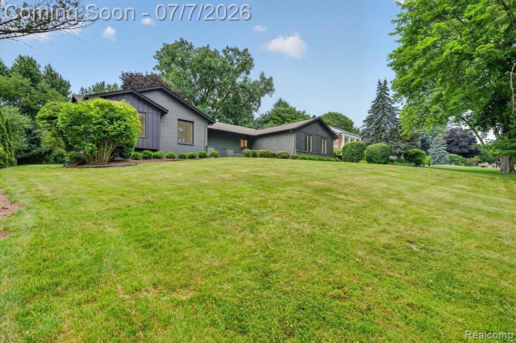 756 Great Oaks Drive, Bloomfield Hills, MI 48304 — Photo 3