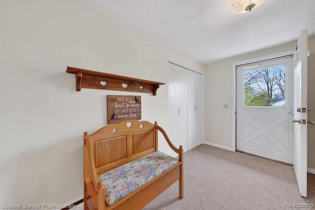 2010 Carol Drive, Lapeer, MI 48446 — Photo 2
