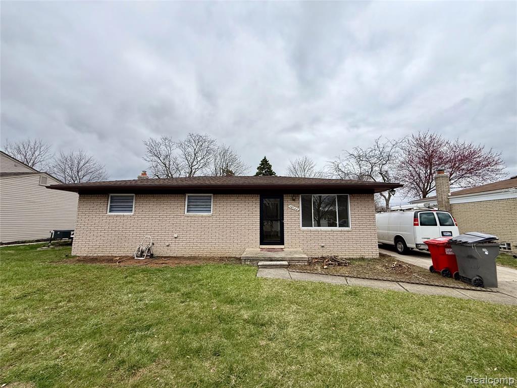 18144 N Oak Drive, Clinton Twp, MI 48038