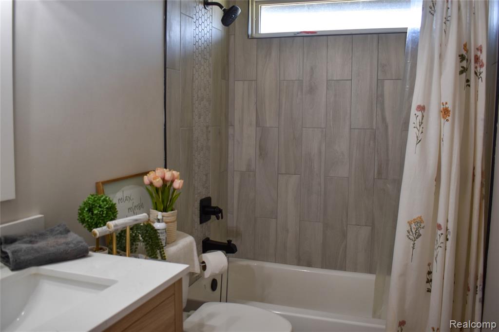 4380 Dale Drive, Highland, MI — Photo 27