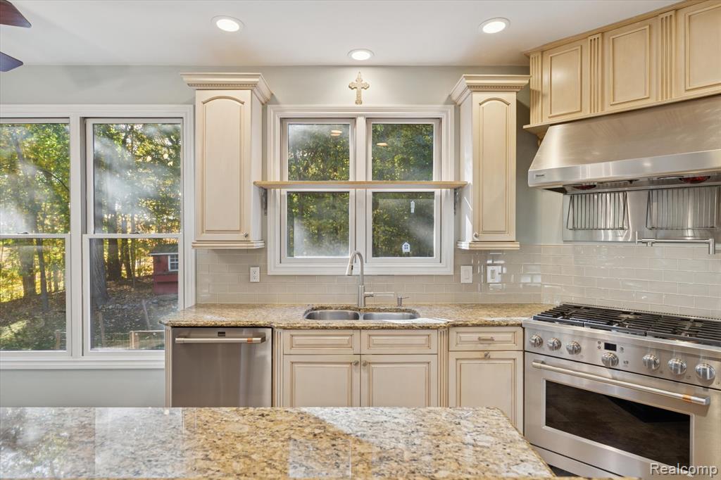 5203 N Bancroft, Bancroft, MI 48429 — Photo 23