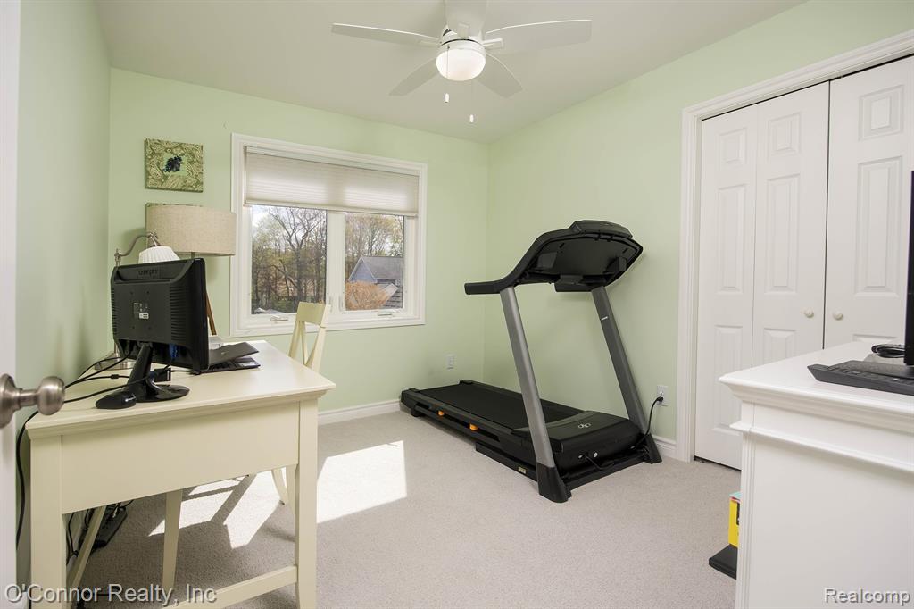 910 Hunter Court, Marysville, MI 48040 — Photo 24