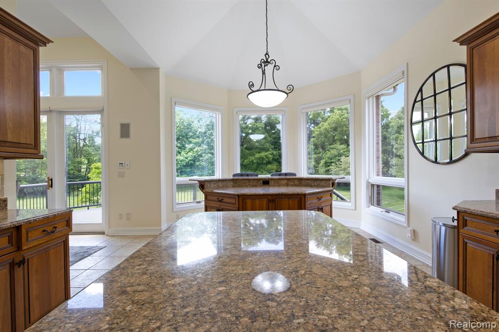 8151 ROLLING MEADOWS Drive, Canton, MI 48187 — Photo 38