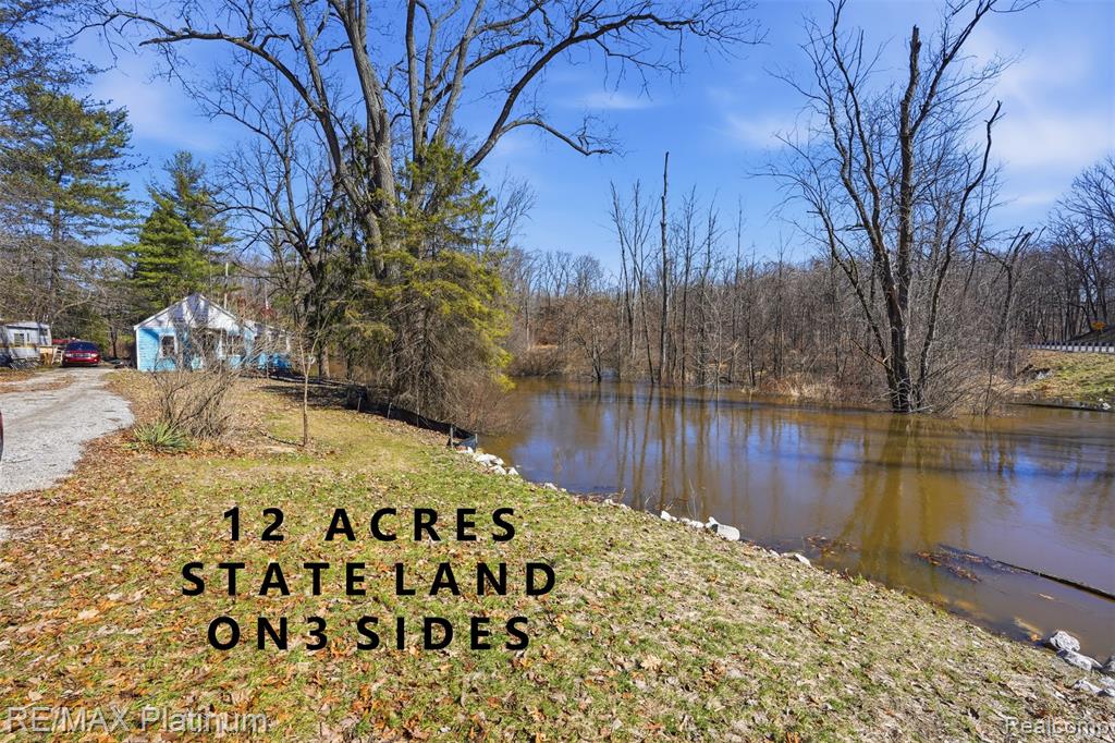 2555 E Cohoctah Road, Howell, MI 48855 — front exterior