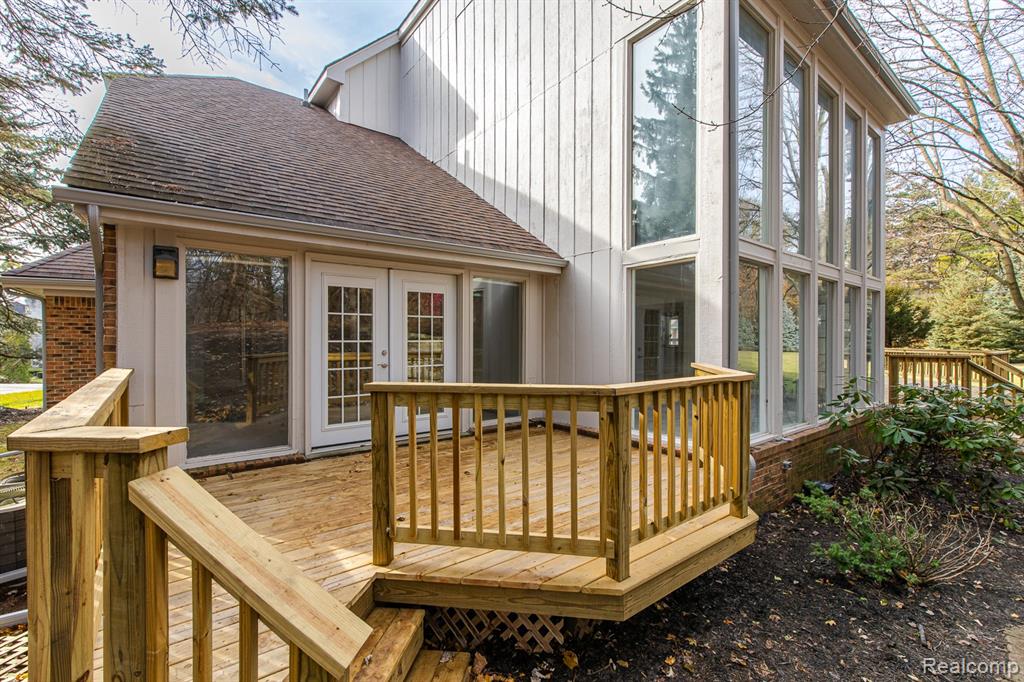 6351 Cherry Tree Court, Rochester Hills, MI 48306 — Photo 72