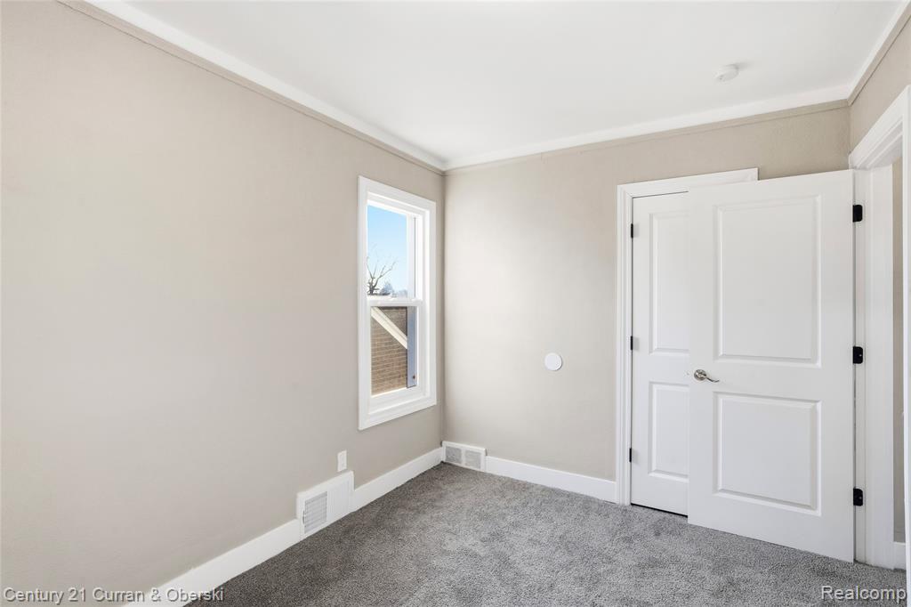 6640 Yinger Avenue, Dearborn, MI 48126 — Photo 32