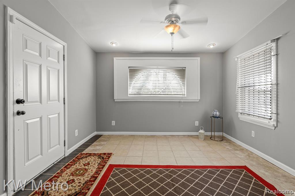 9226 GRANDVILLE Avenue, Detroit, MI 48228 — Photo 10