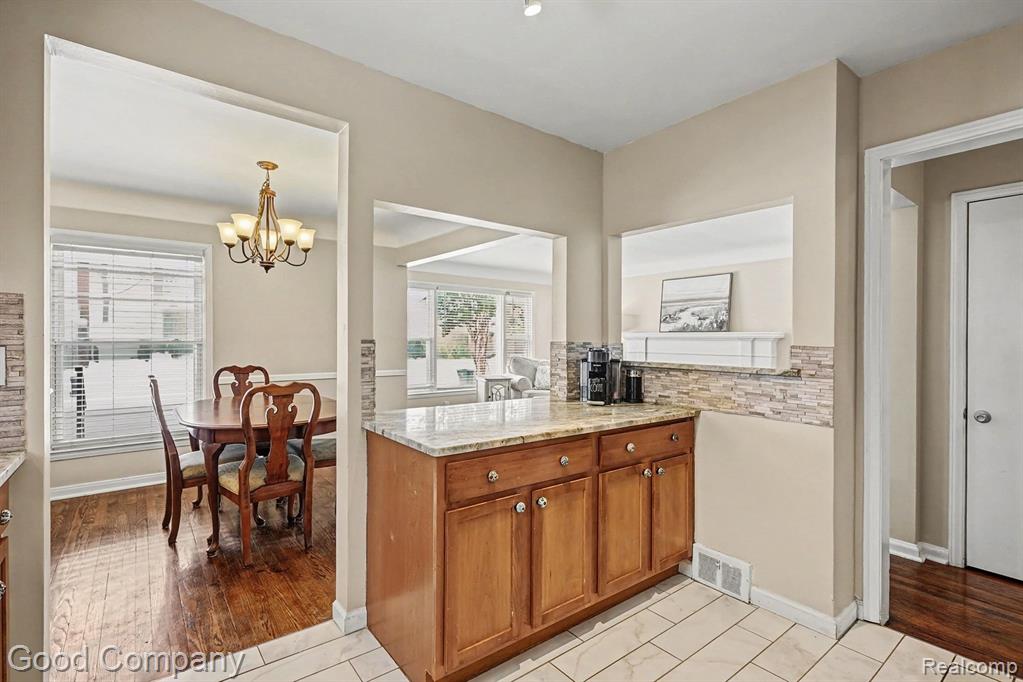 13146 Elgin Avenue, Huntington Woods, MI — Photo 9