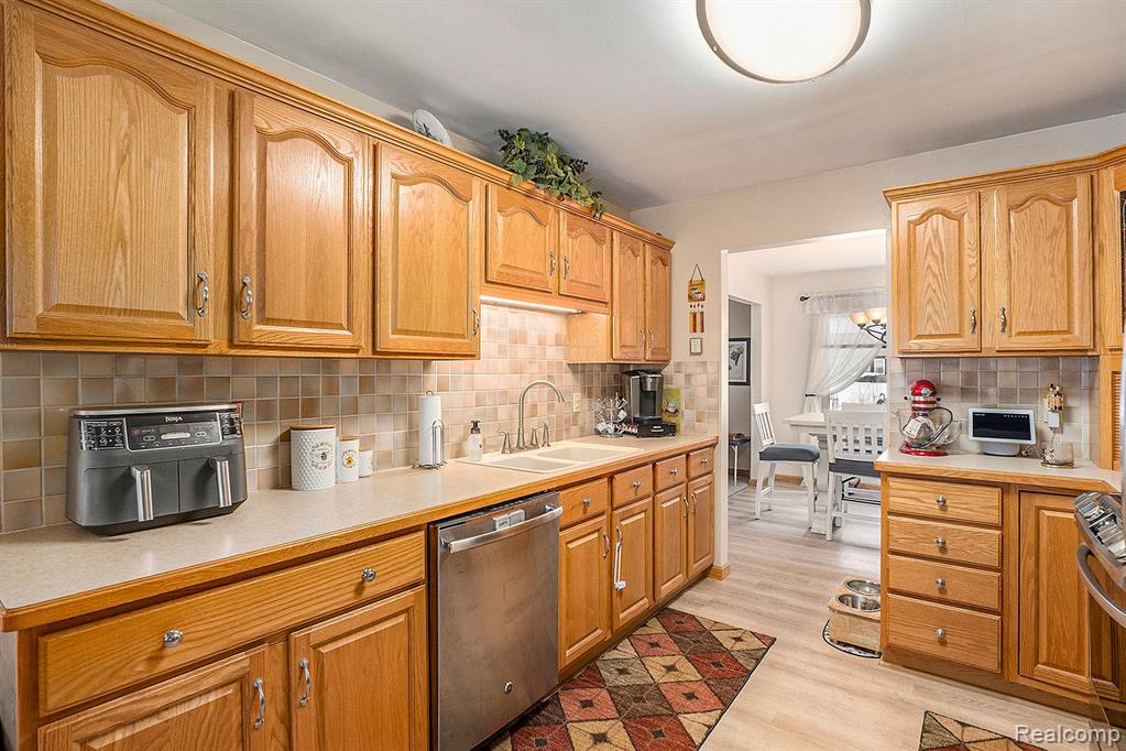 5203 SUNLYN Street, Grand Blanc, MI 48439 — Photo 5
