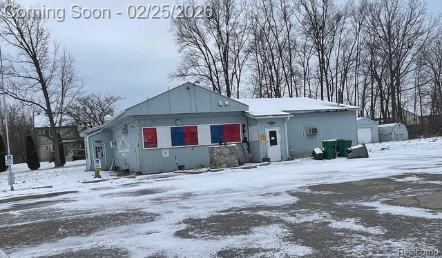 2260 S Belsay Road, Burton, MI 48519 — Photo 2