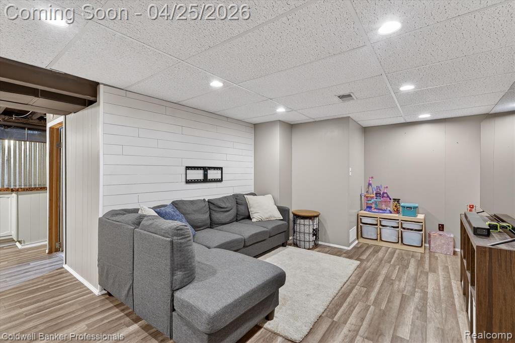 8303 Belle Bluff Drive, Grand Blanc, MI 48439 — Photo 36