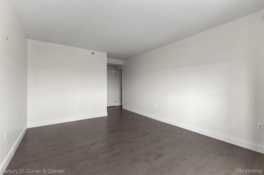 250 E Harbortown Drive, 708, Detroit, MI 48207 — Photo 23