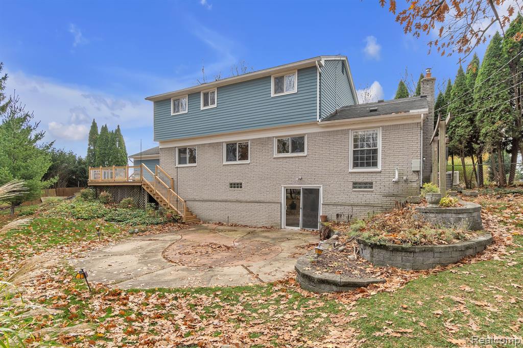 4248 WHITEBIRCH Drive, West Bloomfield, MI 48323 — Photo 48