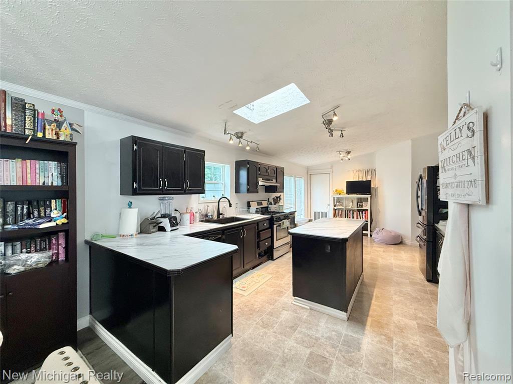 2245 Webber Avenue, Burton, MI 48529 — Photo 14