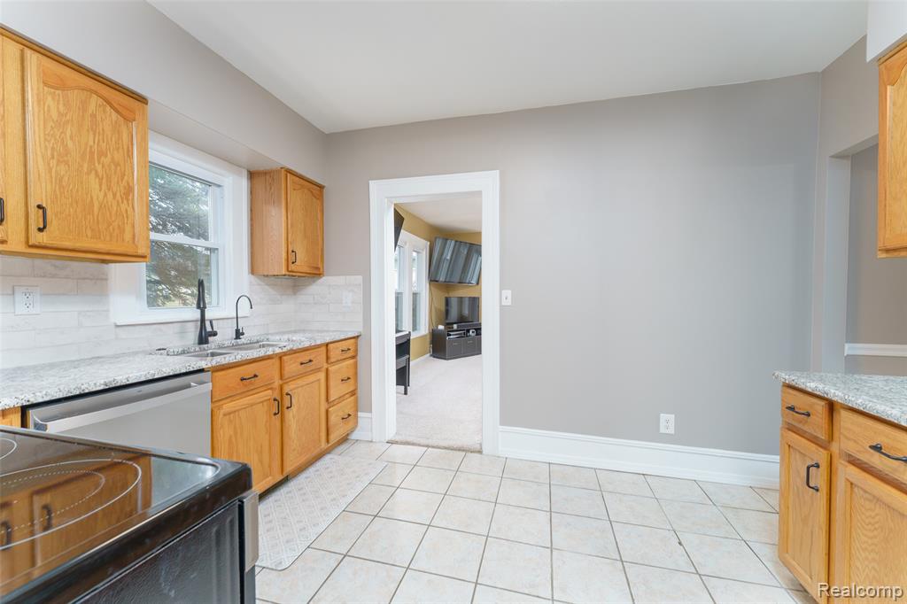 407 S Cedar Street, Williamston, MI 48895 — Photo 7