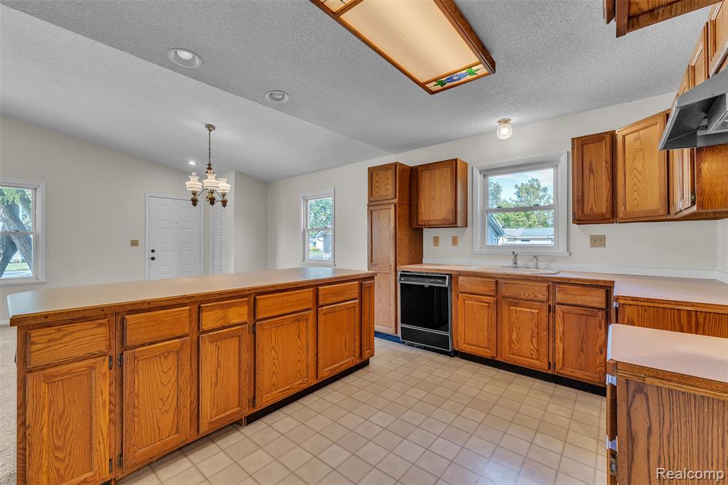 4419 Grace Avenue, Wayne, MI 48184 — Photo 18