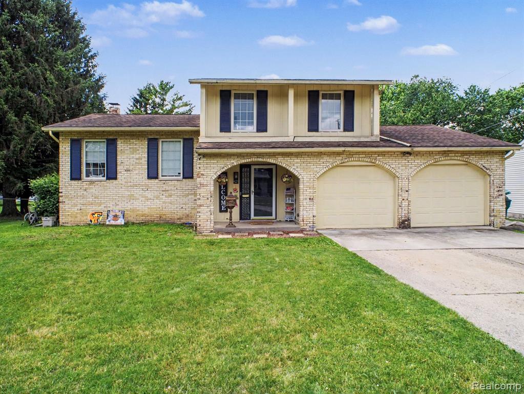 428 Carrie Drive, Flushing, MI 48433 — front exterior