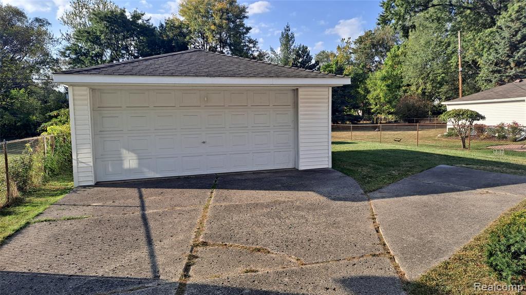 940 Coolidge Avenue, Clawson, MI — Photo 2