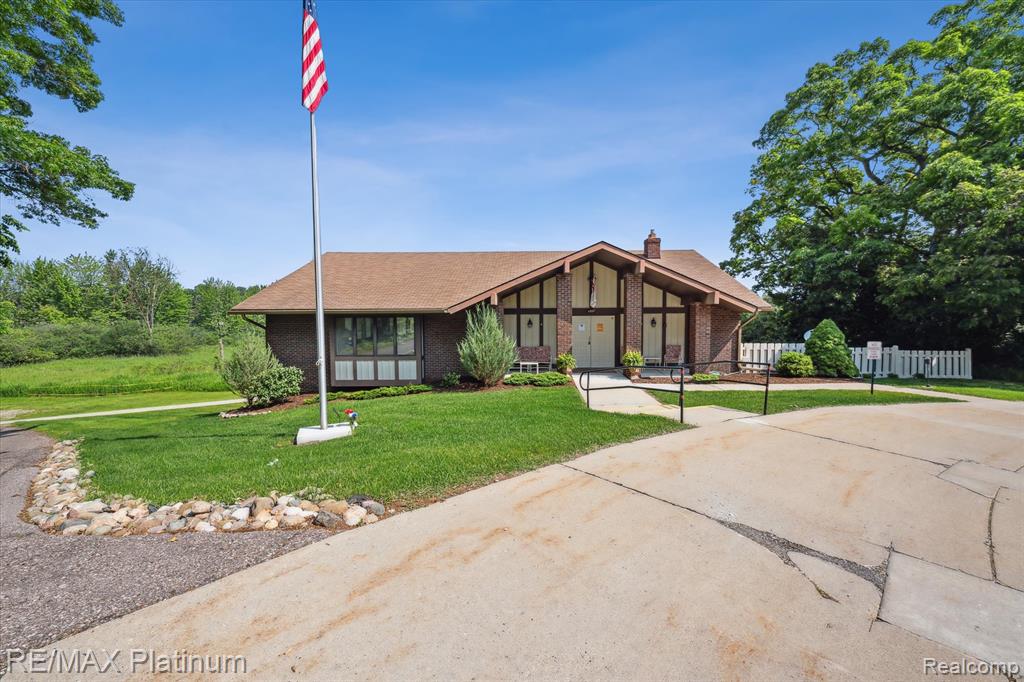 12132 Lexington Drive, 2, South Lyon, MI 48178 — Photo 29