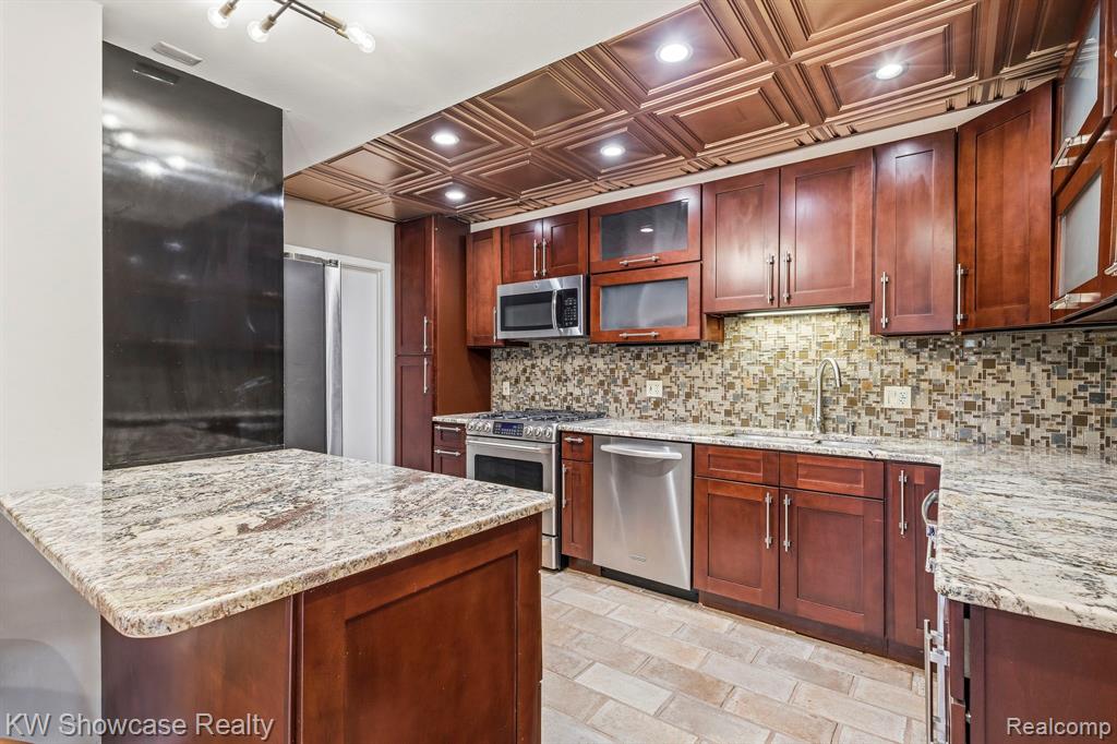 1539 Wandrei Court, Commerce Twp, MI 48382 — Photo 44
