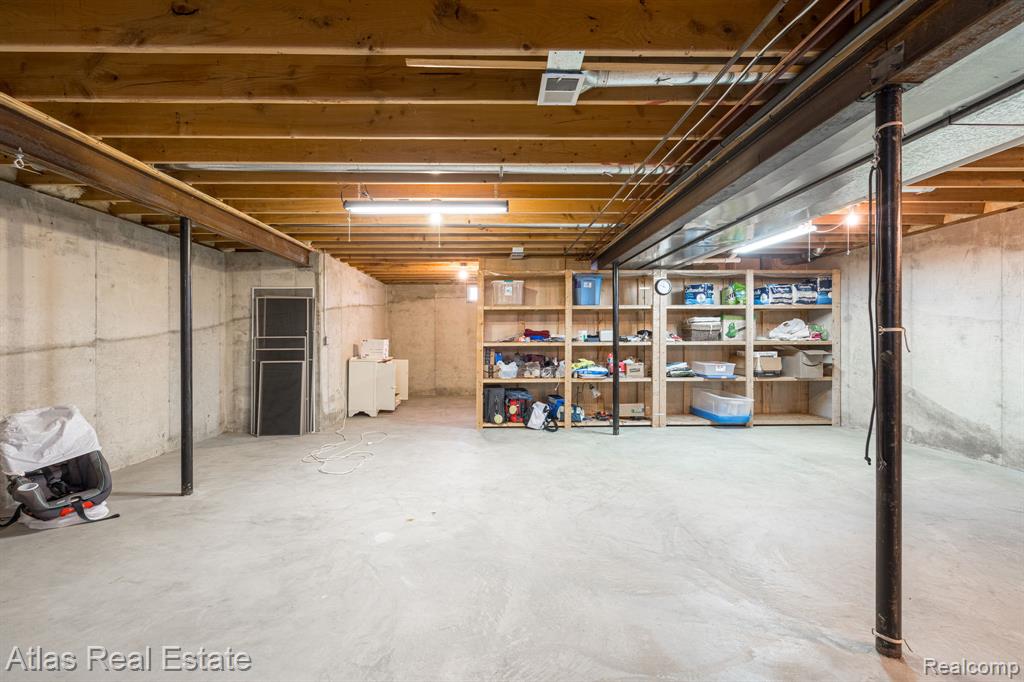 10235 Park Drive, Goodrich Vlg, MI — Photo 38